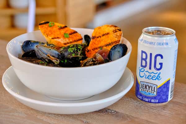 *Beer Steamed Mussels