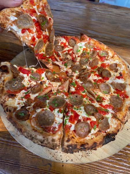 sausage and peppers pizza