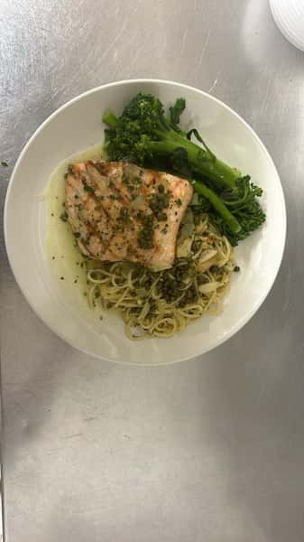 Dish Salmon Piccata
