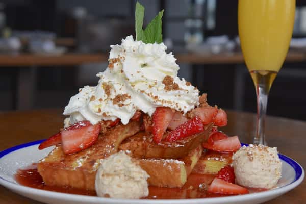 STRAWBERRY CHEESECAKE FRENCH TOAST