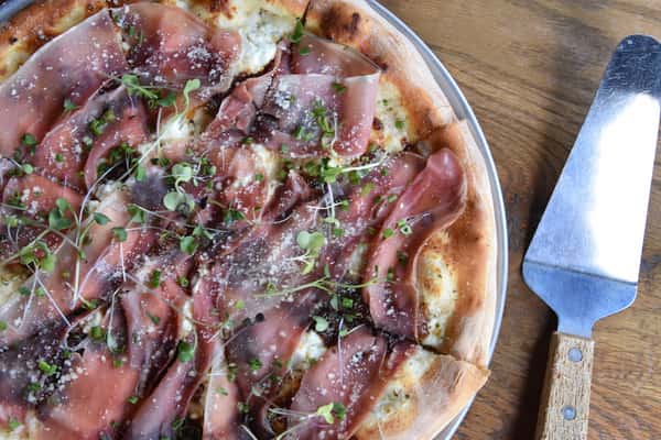 FIG + PROSCUITTO PIZZA