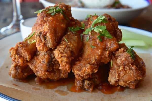 CRISPY FRIED CHICKEN WINGS