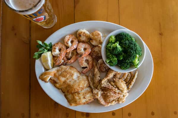 Pick 4 Dinner Menu Steamers American Restaurant in Cedar Key, FL