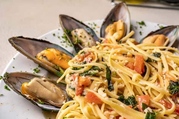 Cozze (Mussels In Wine Sauce)