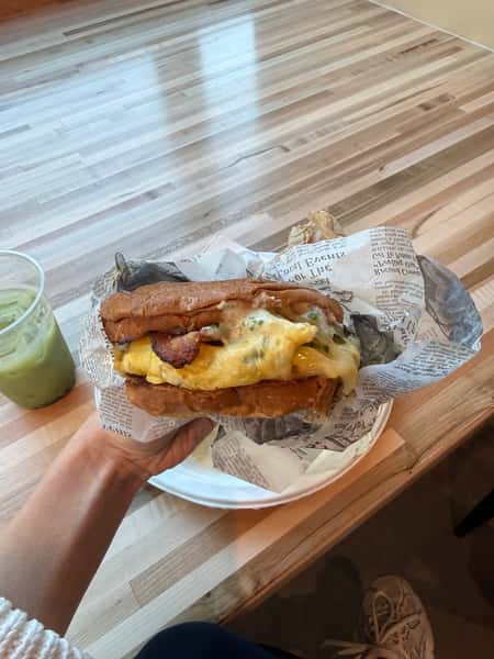 Breakfast sandwich