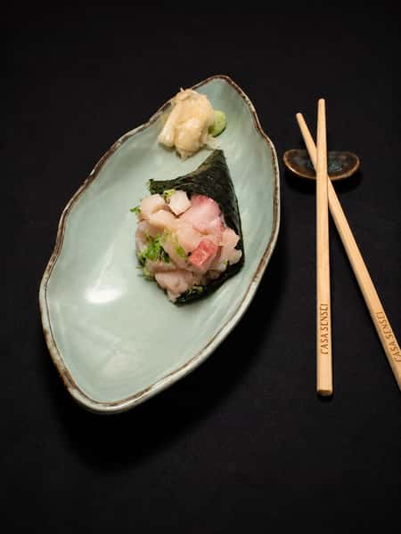 Hamachi Hand roll