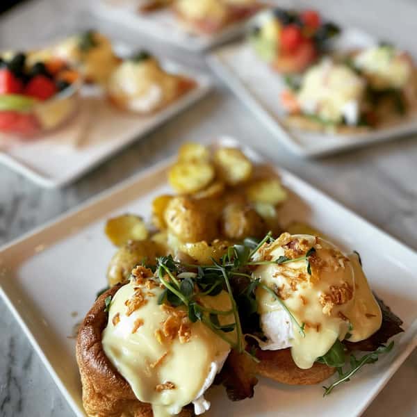 Prime Rib Eggs Benedict