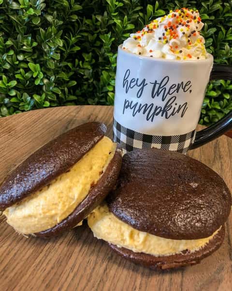 Chocolate Pumpkin Whoopie