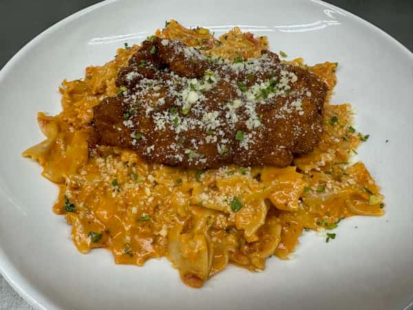 CHICKEN CUTLET FARFALLE A LA VODKA