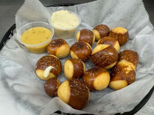 PRETZEL BITES