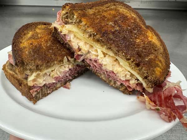 CORNED BEEF REUBEN