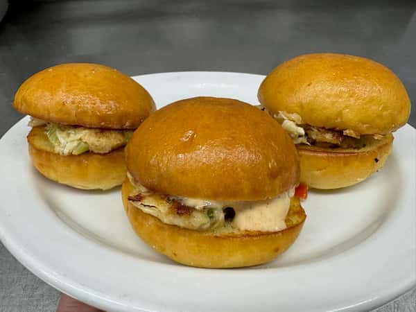 CRAB CAKE SLIDERS