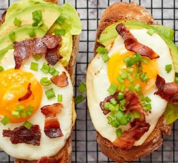 Fresh, savory, and seriously satisfying, Avocado Toast at Dimitri's Opa Restaurant stacks sliced avocado on rye toast with your choice of egg, plus bacon and onion for a combination that hits every note just right. 🥑🍳
#DimitrisOpaRestaurant #AvocadoToast #BrunchCravings