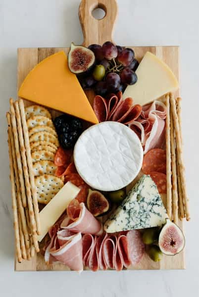 Cheese & Charcuterie - Medium (36 oz.)