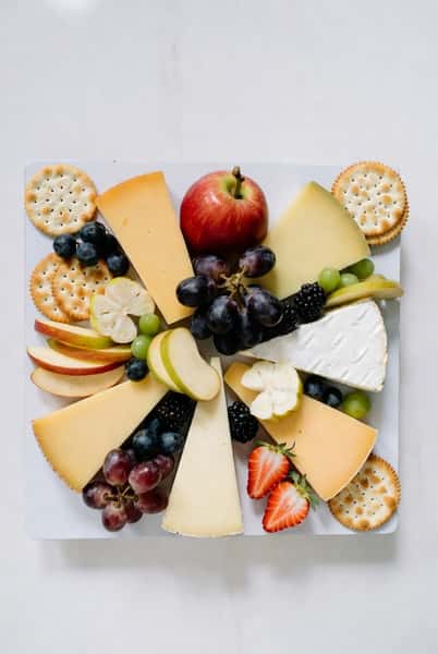 Fruit & Cheese Platter (48 oz.)