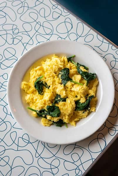 Scrambled Eggs Florentine (12 eggs)