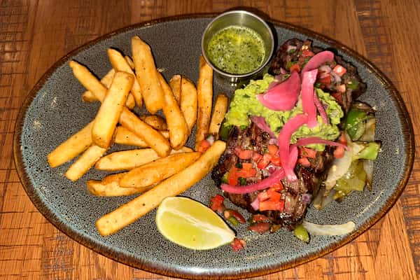 Steak Fajita Y Papas Fritas