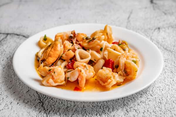 White Clam Sauce & Roasted Garlic