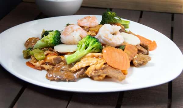 beef and shrimp with vegetables