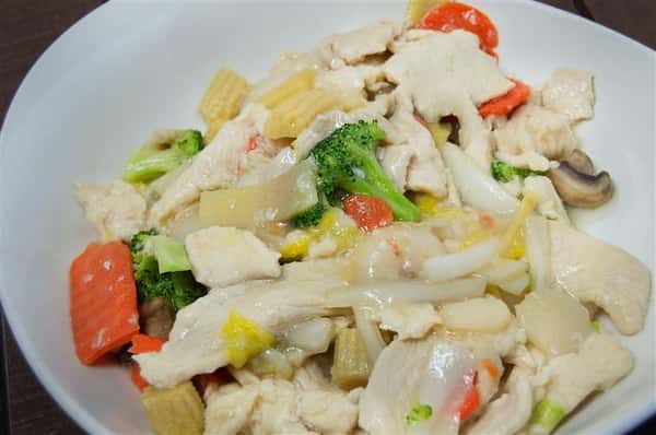 steamed chicken and vegetables