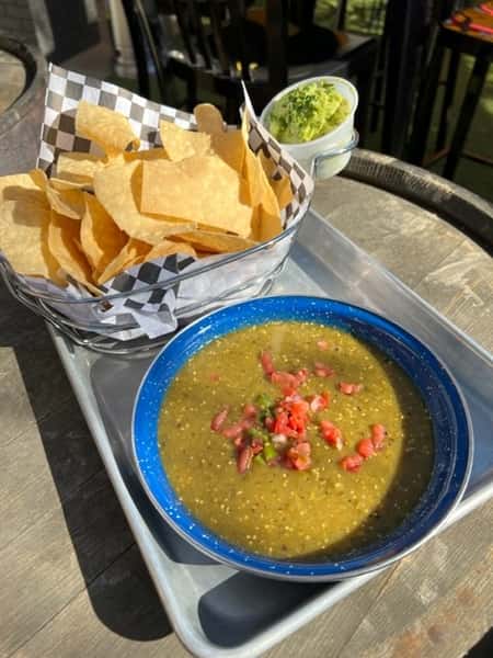 CHIPS AND SALSA VERDE