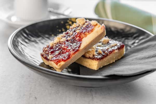 Raspberry Oat Bar