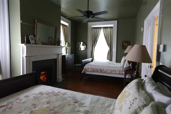 Suite bedroom