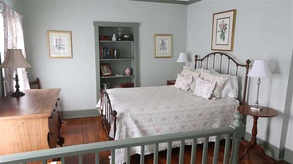 Suite bedroom