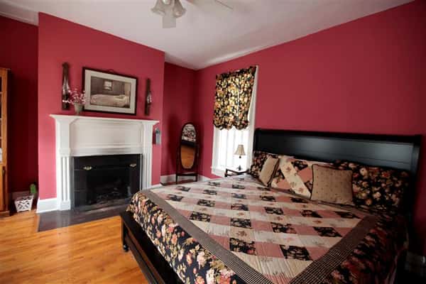Suite bedroom