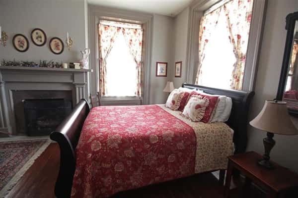 Bed in suite area