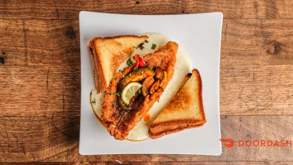 Catfish & Grits