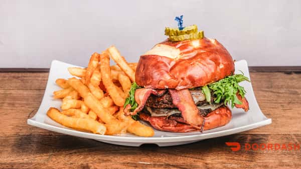 Legendary Savoy Burger