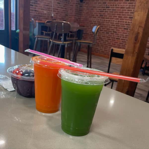 red and gree pressed juices