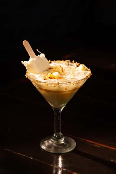 COCONUT CON PALETA