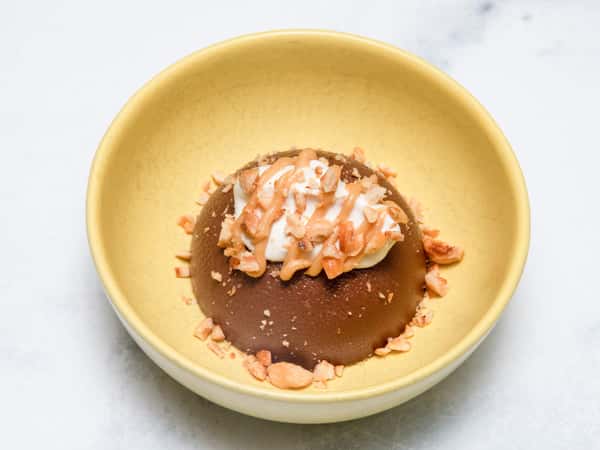 CHOCOLATE HAZELNUT BUDINO.