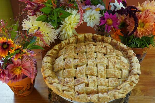 9" Local KT Apple Pie