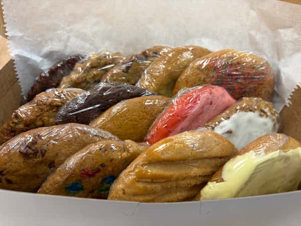 Makeda's Baker's Dozen