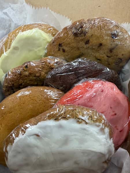 Makeda's Half Dozen (7)