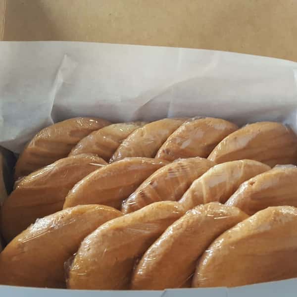 Makeda's Baker Dozen (14)