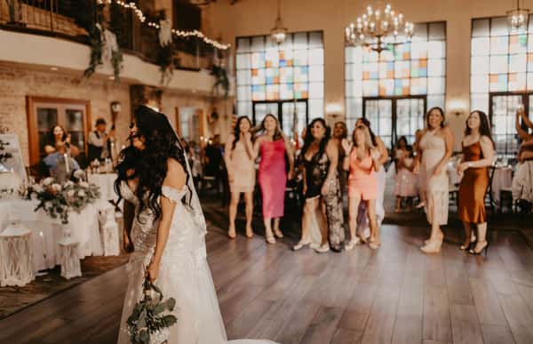 Bouquet Toss Ready