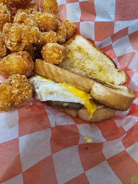 egg sandwich and tots