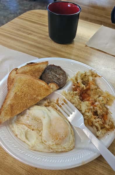 2 Sausage, 2 Eggs, Barnmade Hashbrowns & Toast