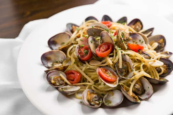 Linguini Vongole - Menu - Angelino Trattoria and Pizzeria - Italian ...