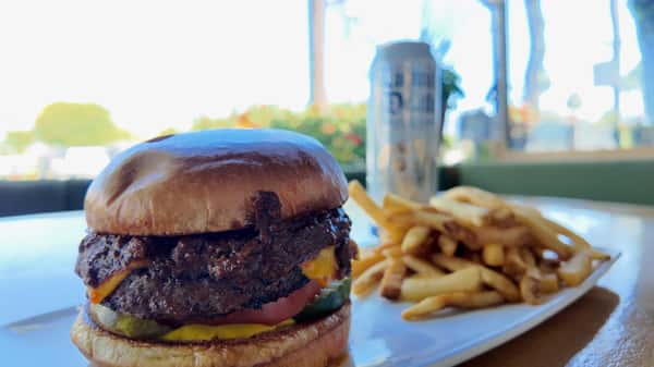 Academic Prime Chili Burger