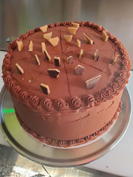 Full Chocolate Cake