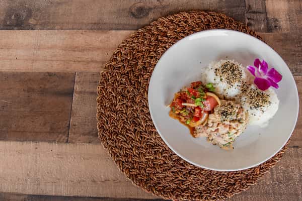 Fresh poke bowl at Kalei's Kitchenette Hawaiian restaurant in San Diego – a local favorite