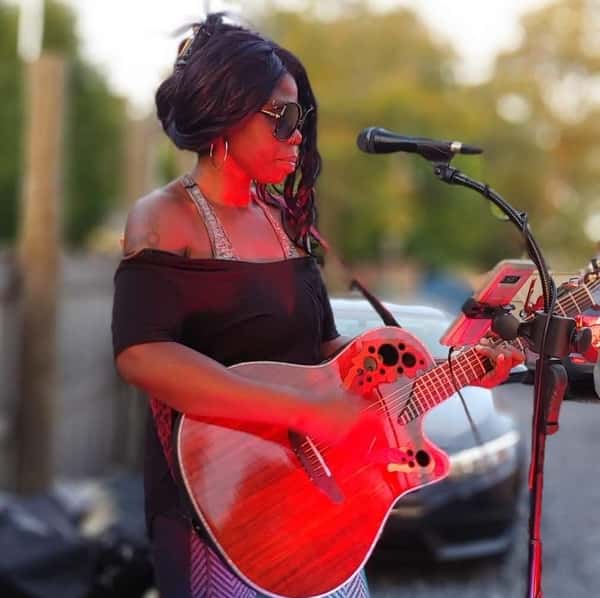 Saturday: Live Music & Signature Cocktails
