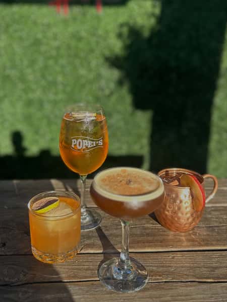 Sweater weather, better cocktails 🍂🍸 Our new Harvest Pours have arrived at Popei’s!
🍯 Figgin’ Delicious
🍎 Apple Sippin’ Mule
🎃 Pumpkin Espresso Martini
🥂 Harvest Spritz
From apple & cinnamon to pumpkin & espresso, we’re pouring all your favorite fall flavors. Come find your new favorite—which one are you trying first? 🤎
#popeisclambar #popeiscoram #lirestaurants #harvestsips #fallcocktails