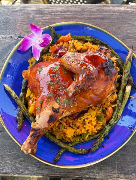 This weekās Blackboard Specials are bringing all the summer comfort food vibes š¤¤š
š Country Style BBQ Chicken ā half roasted chicken in our homemade BBQ marinade over vegetable summer rice & asparagus
š Smothered Pork Chop ā porterhouse pork chop smothered in broccoli rabe, roasted peppers, prosciutto & caramelized onions
š Halibut Oreganata ā fresh caught & broiled with roasted peppers & lemon potatoes
Three new specials⦠good luck choosing just one š Come hungry & try them while theyāre here!
#popeisclambar #popeiscoram #lirestaurants #lifoodie #newspecials