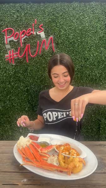 Your options are endless with our Choice is Yours Platter! Choose your favorites to create the ultimate combo! š¦
#popeiscoram #popeisyum #lieats #popeisclambar #nyrestaurants